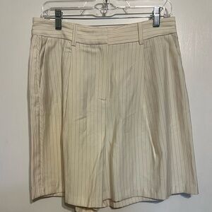 Mango MNG Bermuda shorts SZ6. Light pinstripe.
